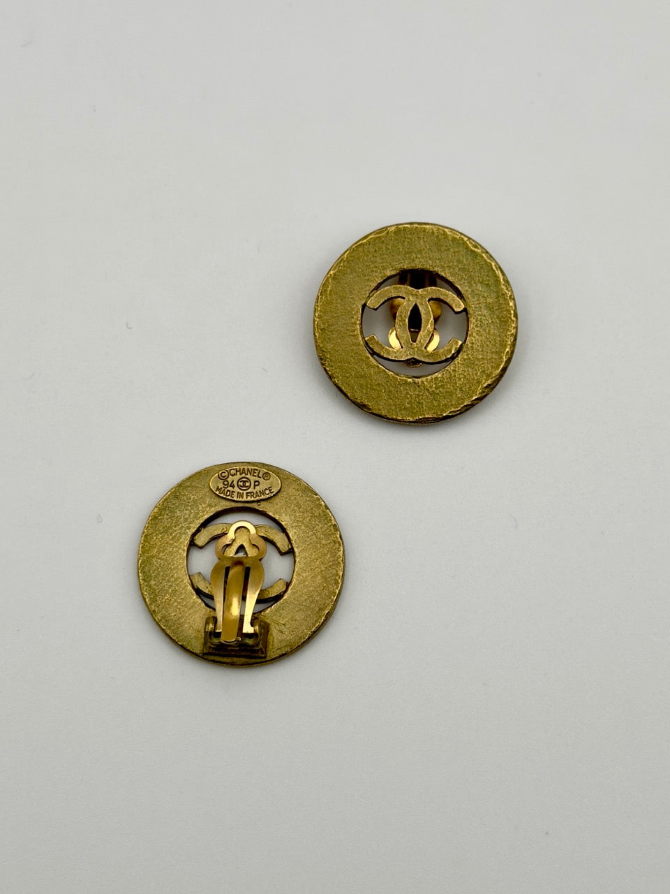 Chanel round clip-on earrings