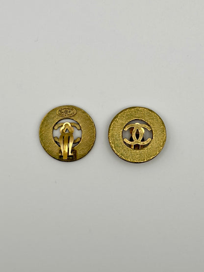 Chanel round clip-on earrings
