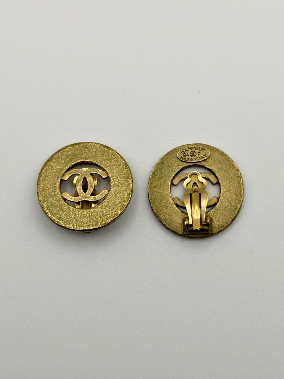Chanel round clip-on earrings