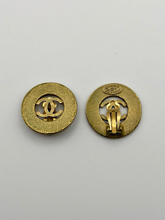 Chanel round clip-on earrings
