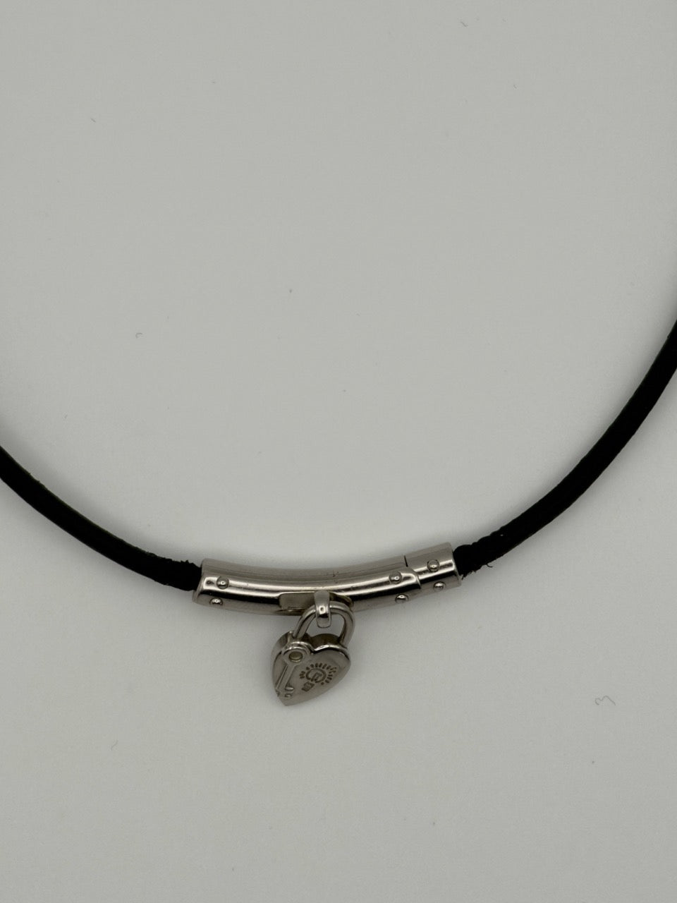 Hermes choker with heart