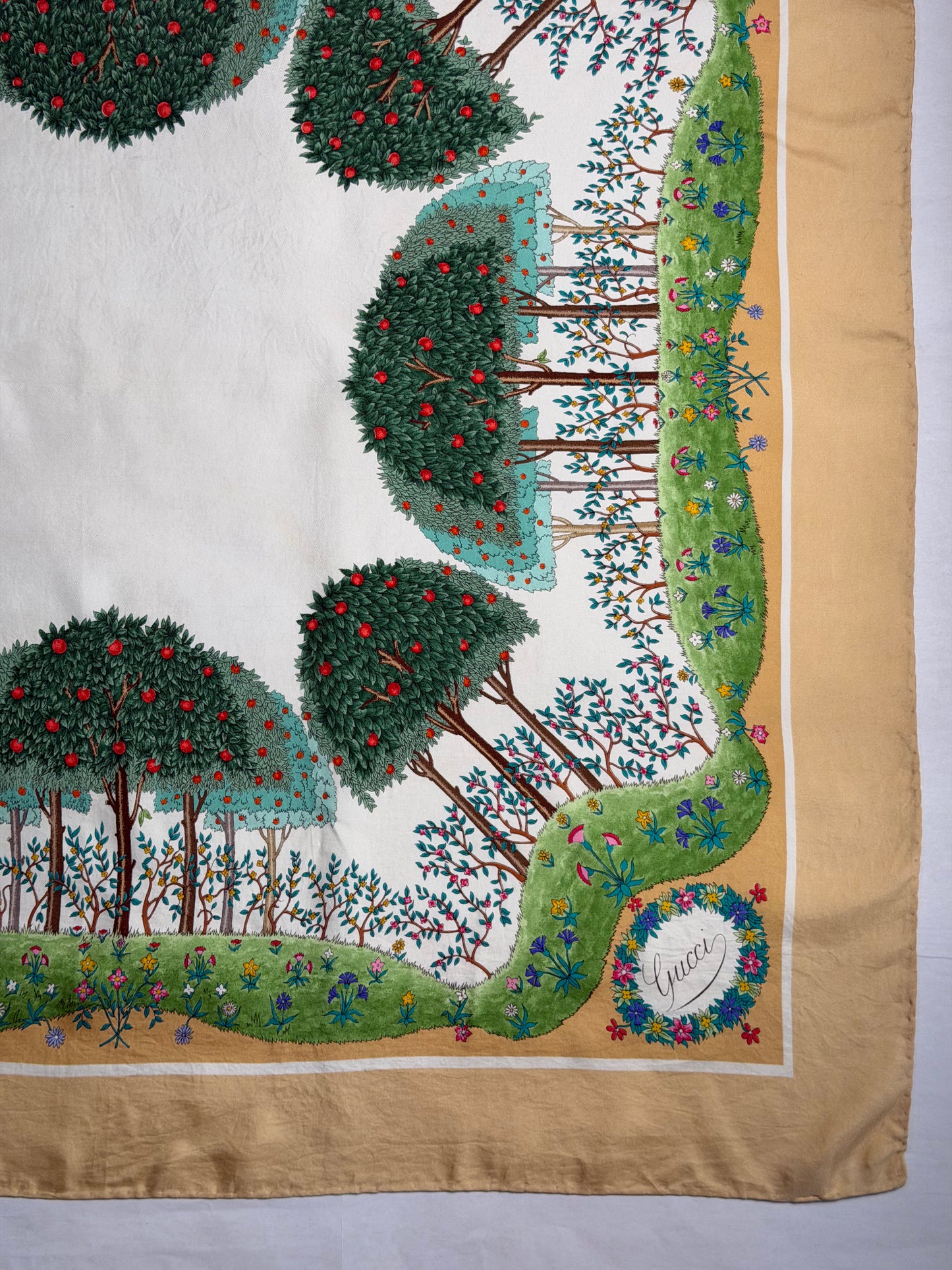 Gucci “Apple tree”